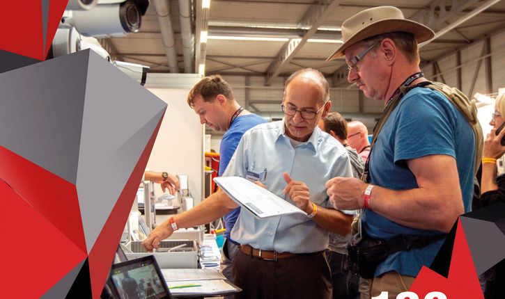 Besucher auf der Regionalmesse Ost 2024